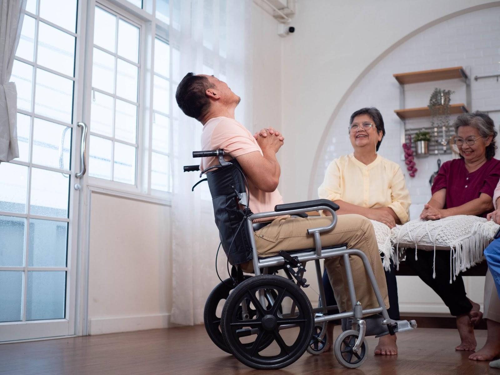 Customer learning to adjust CPAP equipment with guidance from a bilingual medical supply specialist.