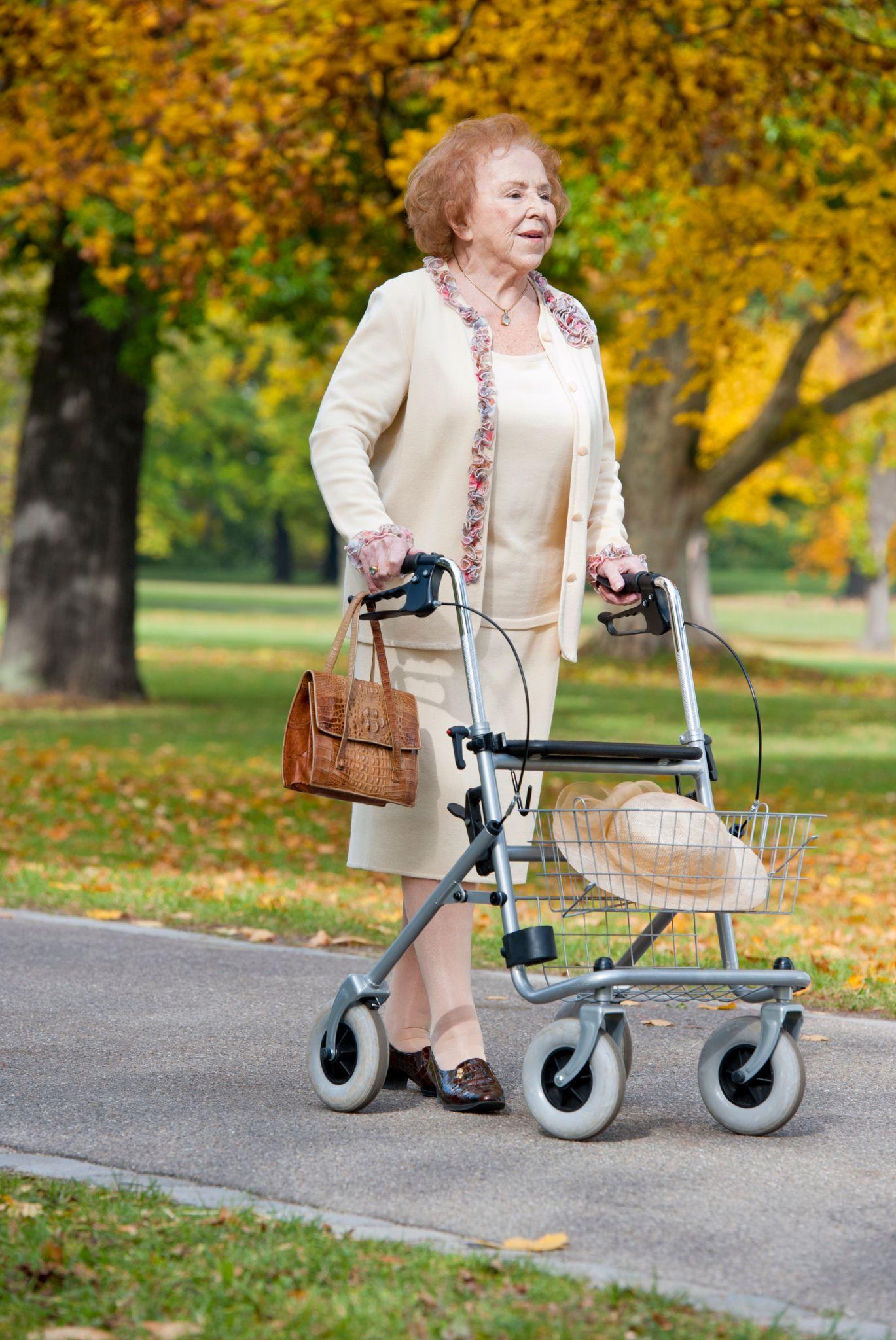 woman using rollator