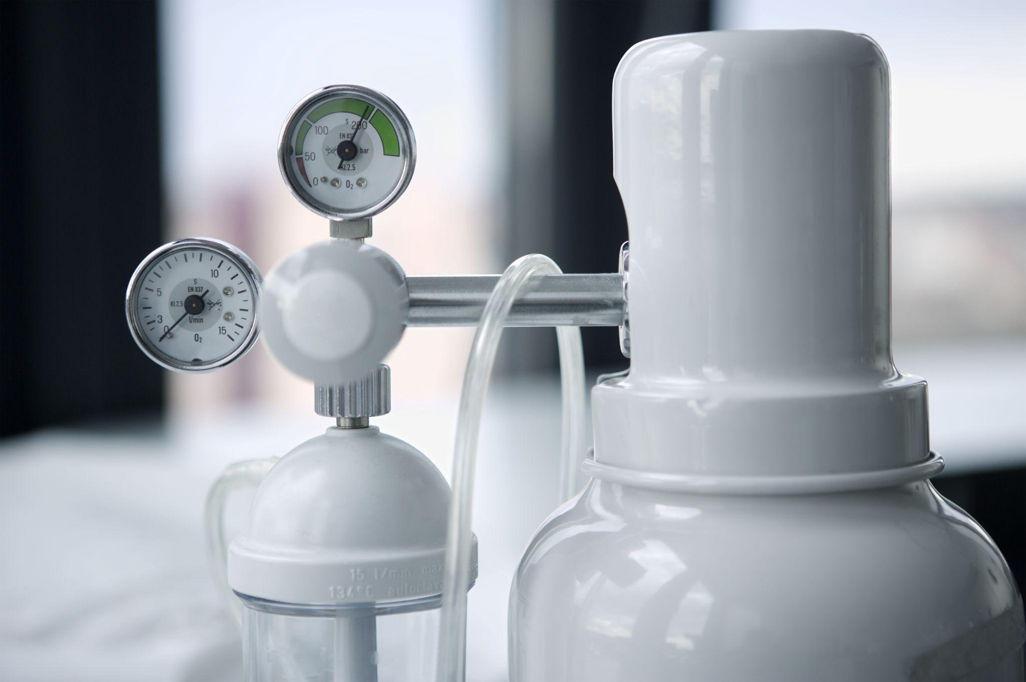 oxygen tank, representing the importance of choosing the right medical equipment provider in Harlingen
