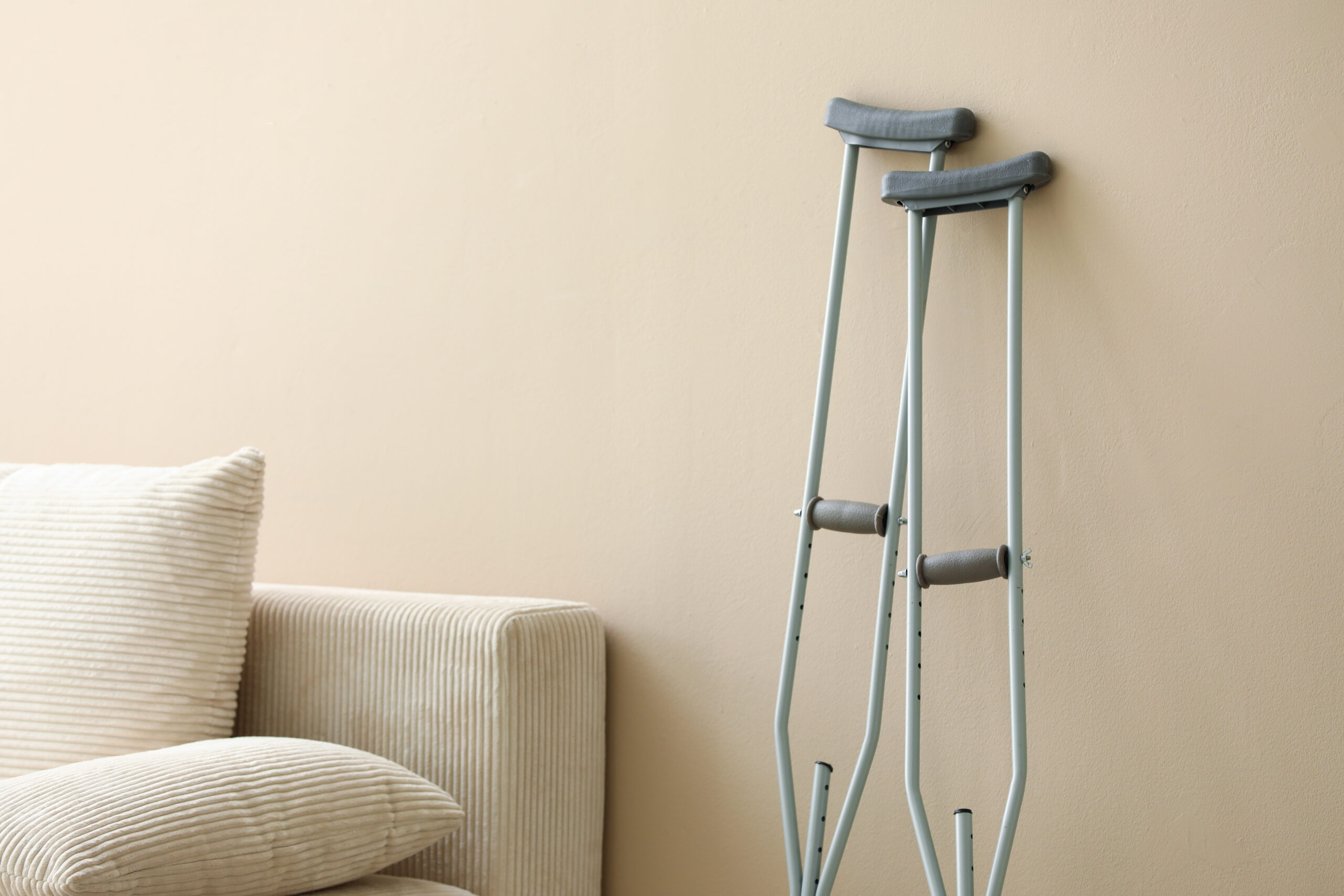 axillary crutches